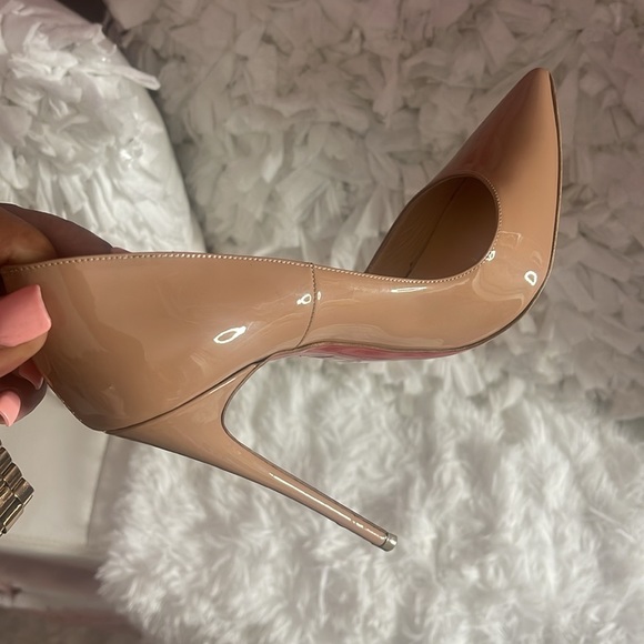 Christian Louboutin ; So Kate Pumps - Picture 5 of 12